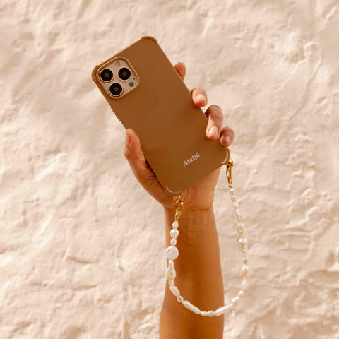Ateljé Caramel recycled iPhone case with Beach Walk Cord