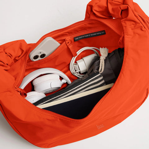 GOT BAG Moon Bag Ruffle - hot coral monochrome