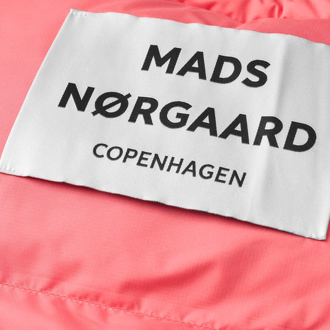 Mads Nørgaard Recycle Pillow Bag in der Farbe Shell Pink 