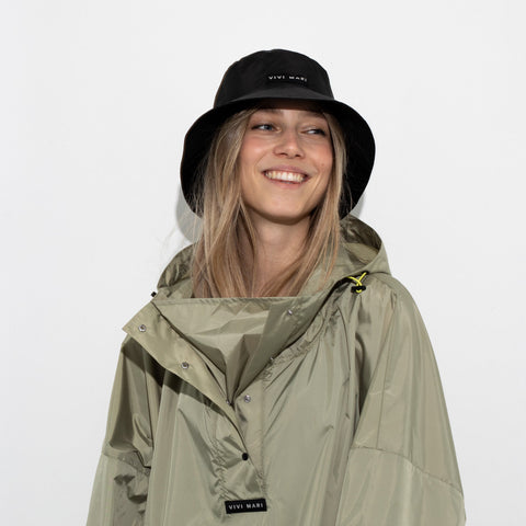 VIVI MARI Bucket Hat solid black