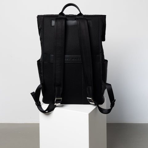 VIVI MARI Padded Backpack Medium - black