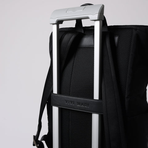 VIVI MARI Padded Backpack Medium - black