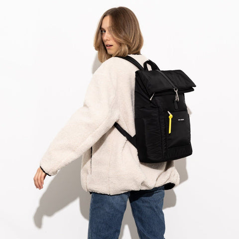 VIVI MARI Padded Backpack Medium - black