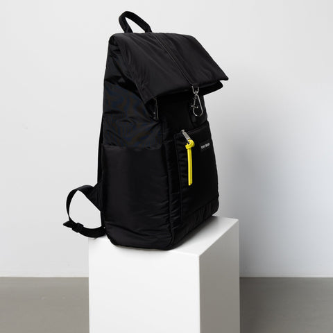 VIVI MARI Padded Backpack Medium - black
