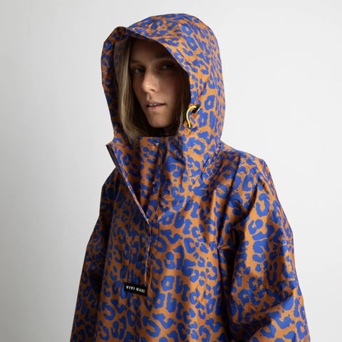 VIVI MARI Raincoat Leo splashes electric blue/caramel