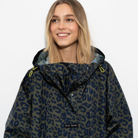 VIVI MARI RAINCOAT LEO SPLASHES NAVY/OLIVE