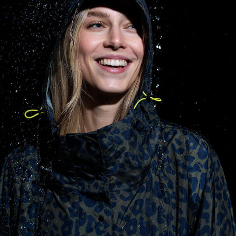 VIVI MARI RAINCOAT LEO SPLASHES NAVY/OLIVE