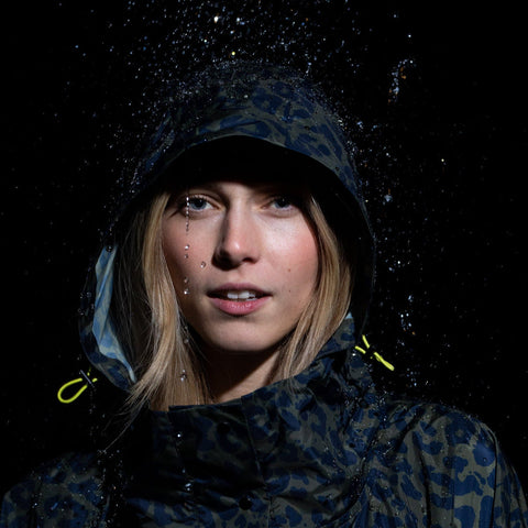 VIVI MARI RAINCOAT LEO SPLASHES NAVY/OLIVE