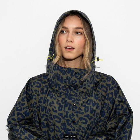 VIVI MARI RAINCOAT LEO SPLASHES NAVY/OLIVE