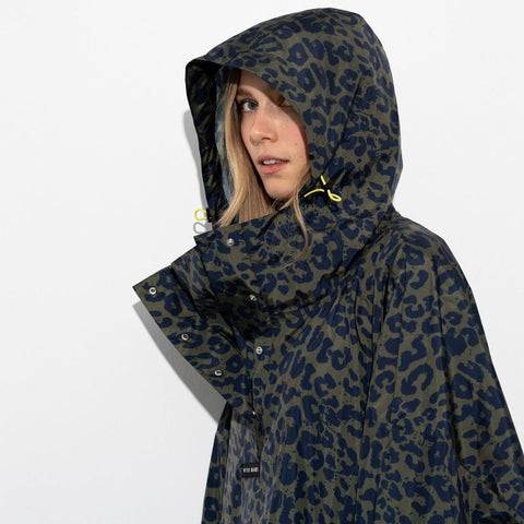 VIVI MARI RAINCOAT LEO SPLASHES NAVY OLIVE