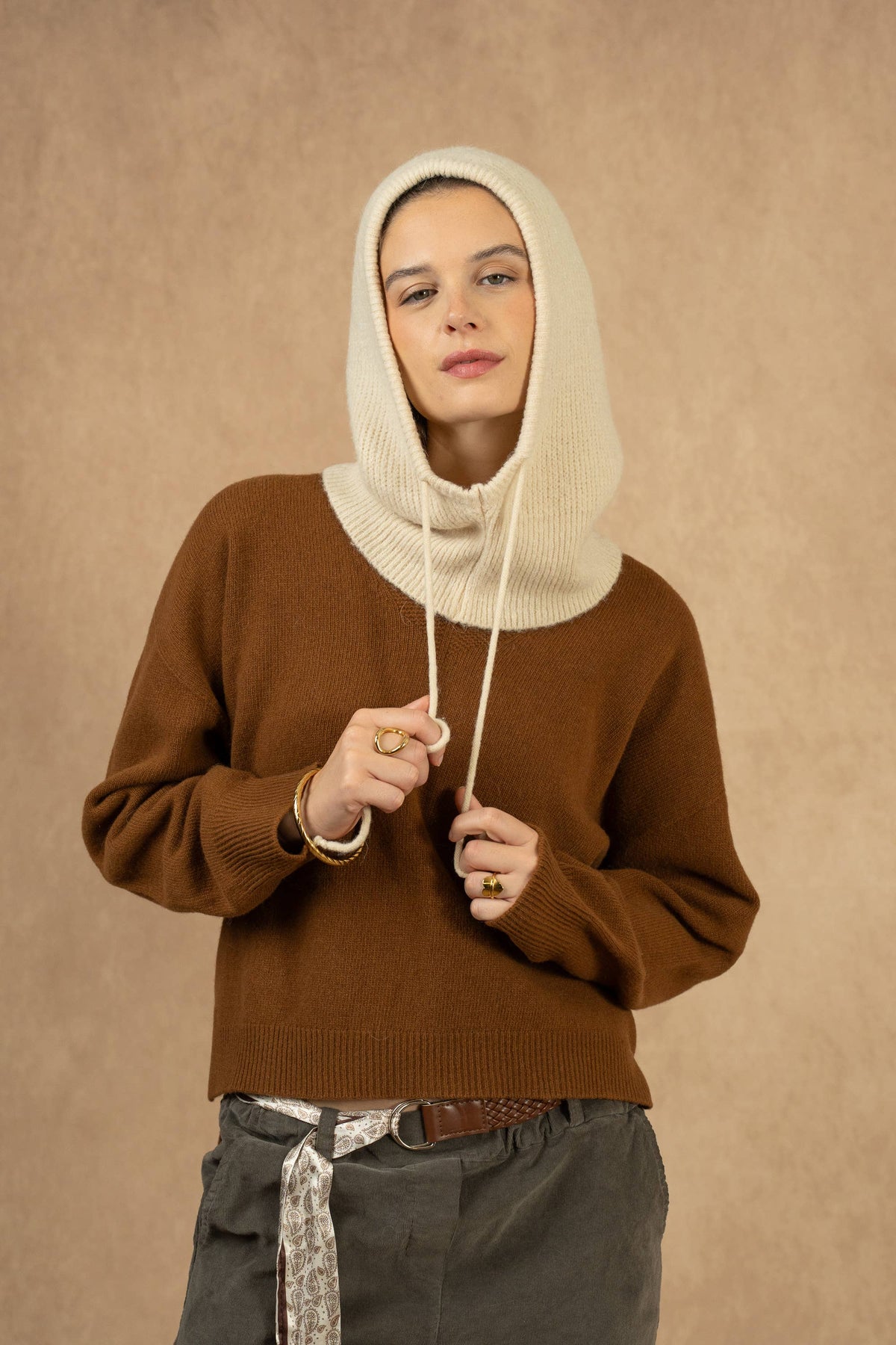 NAÏS PARIS Balaclava mit Kordelzug - beige