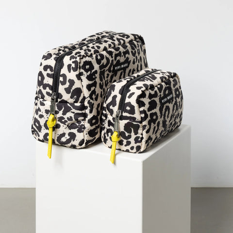 VIVI MARI Toiletry Bag large - leo splashes black/sand