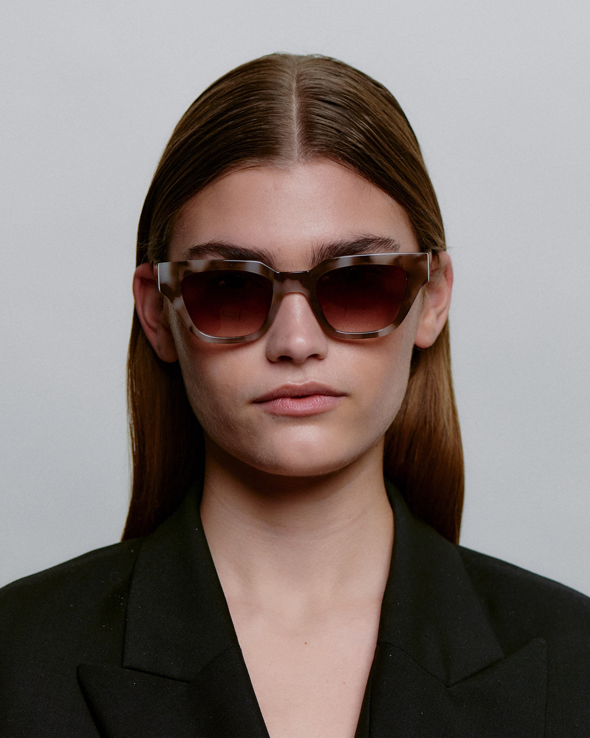 A.KJÆRBEDE Sonnenbrille Kaws Cookie Dough