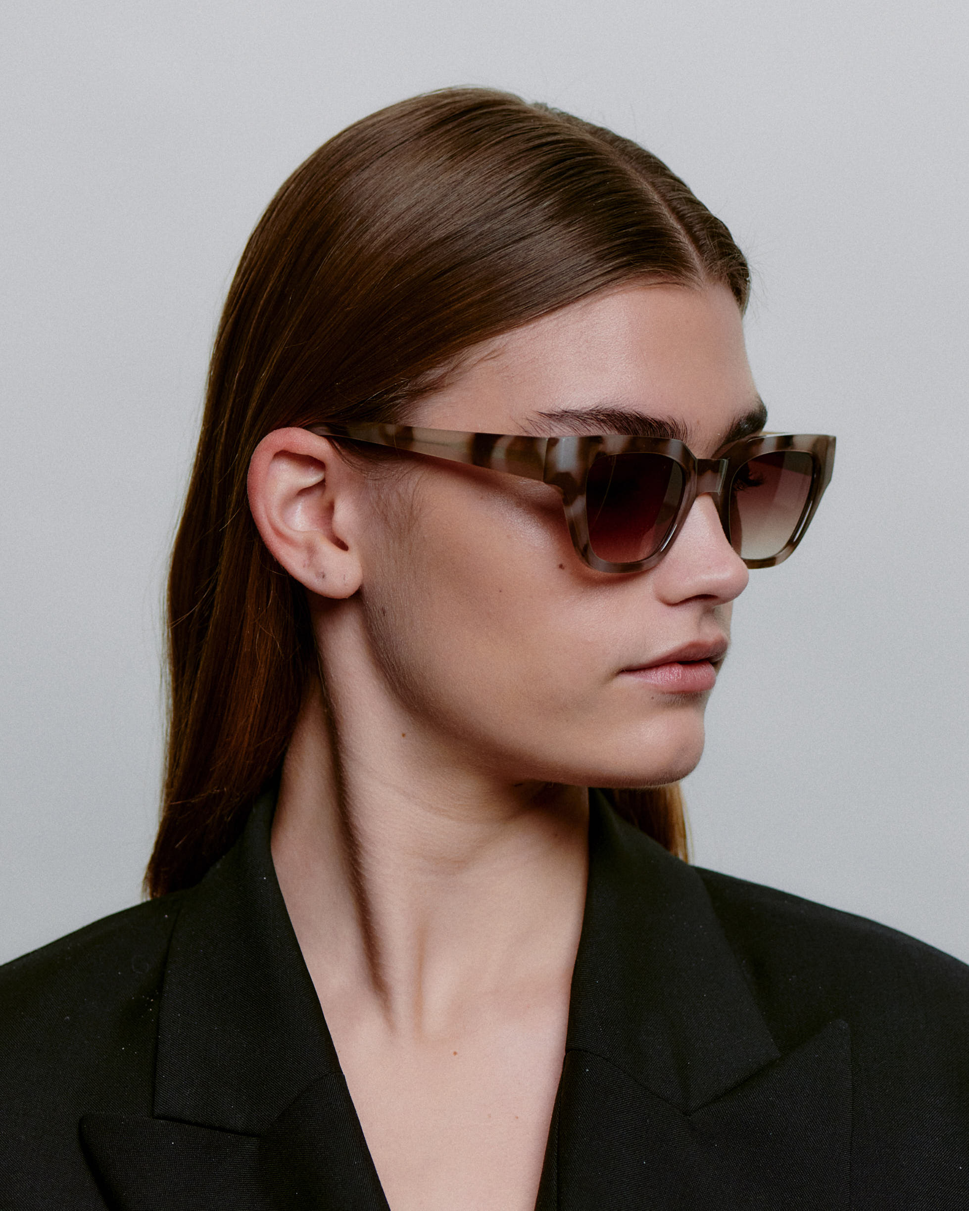 A.KJÆRBEDE Sonnenbrille Kaws Cookie Dough