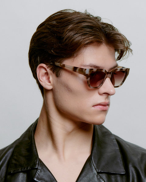 A.KJÆRBEDE Sonnenbrille Kaws Cookie Dough