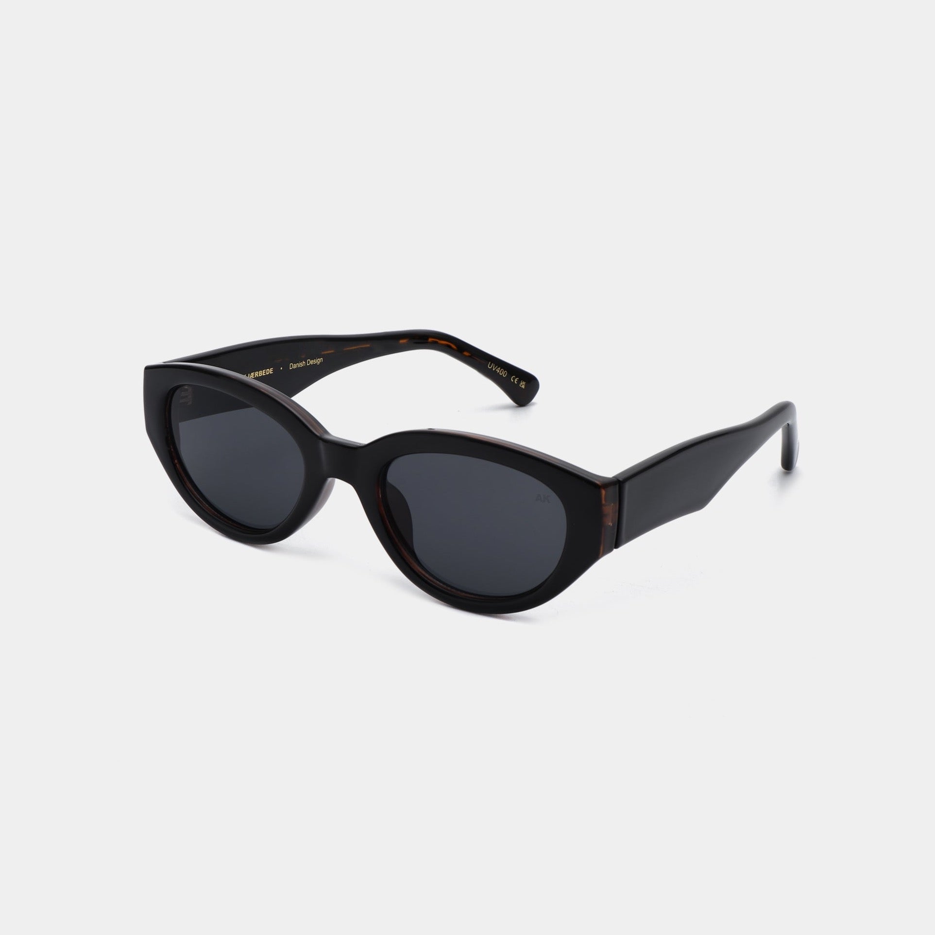 A.Kjærbede Sonnenbrille Winnie 18315 in der Farbe Black
