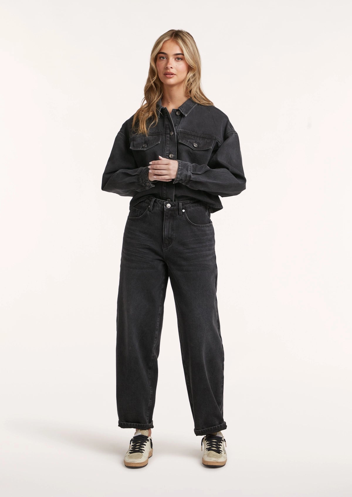 CIRCLE OF TRUST Aria Jeans | Barrel Fit Nero Wash