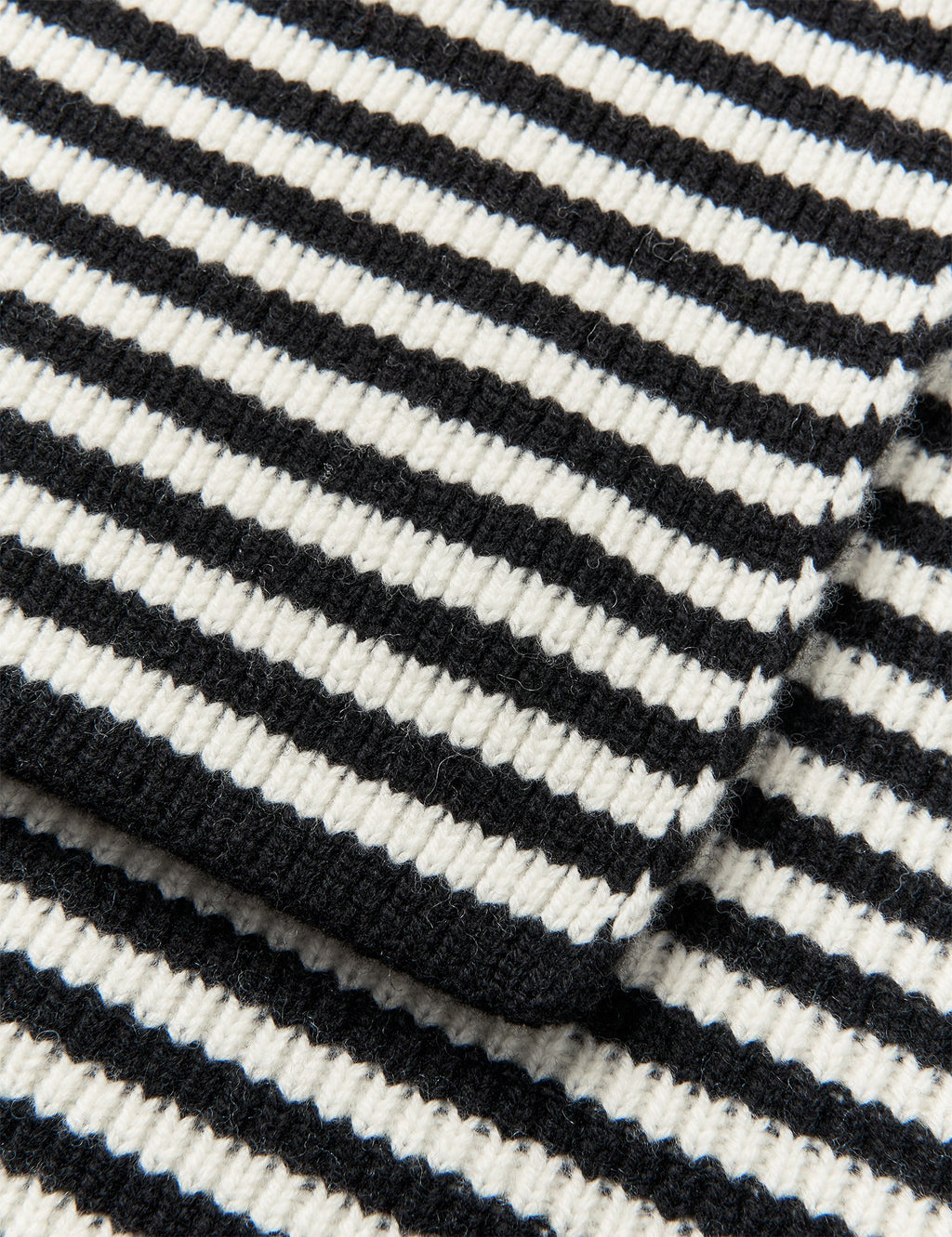 MADS NØRGAARD One Wool Freja Hooded Scarf - black/vanilla ice