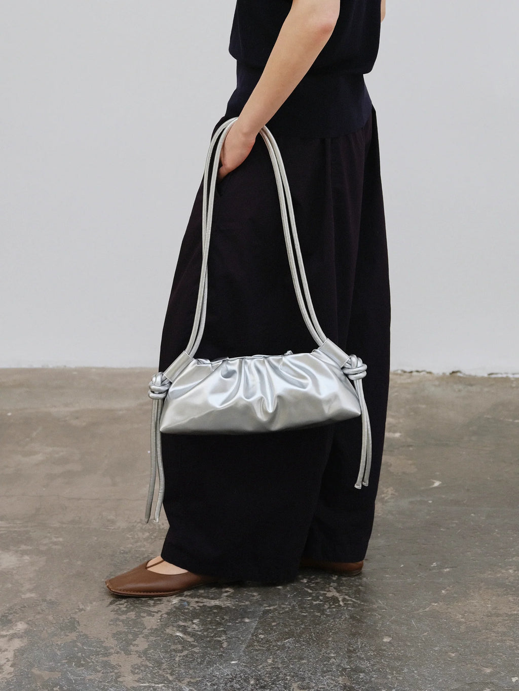 ÖLEND Dumpling Bag - silver