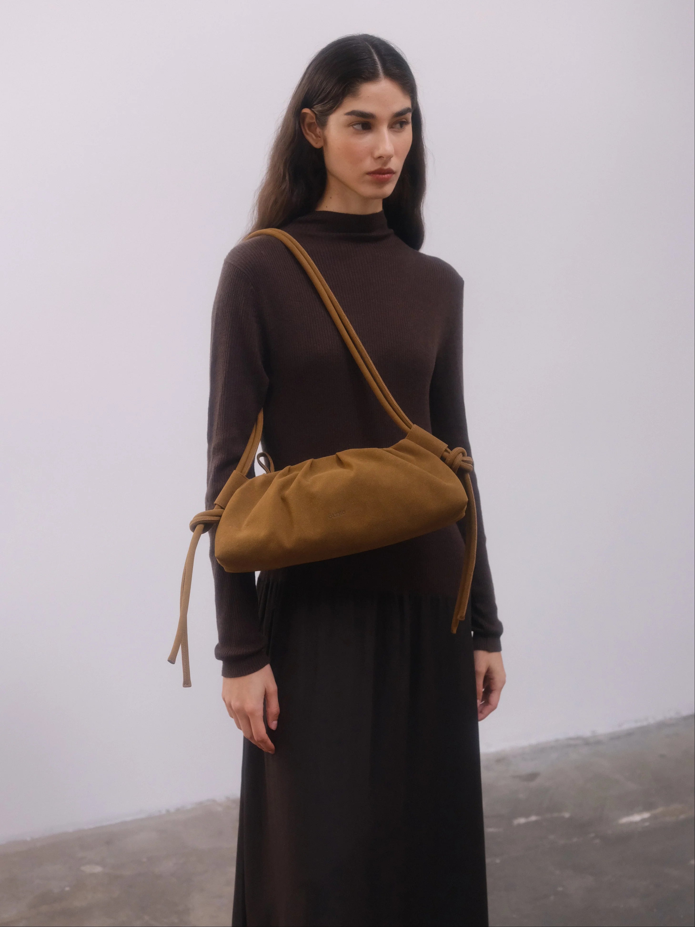 ÖLEND Dumpling Bag Suede - brown