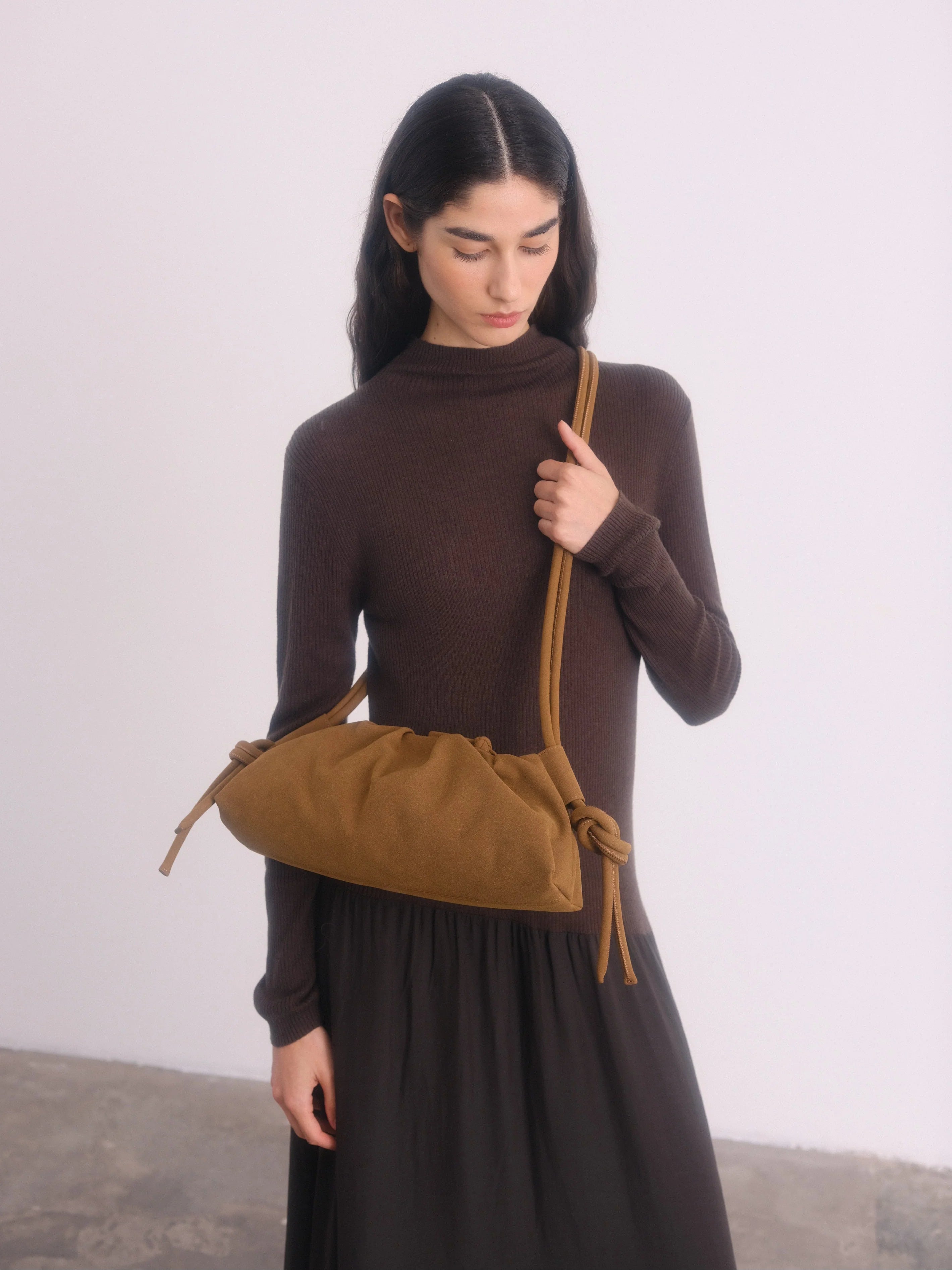 ÖLEND Dumpling Bag Suede - brown