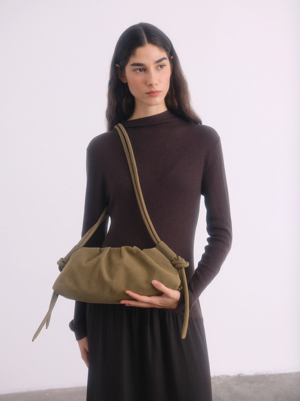 ÖLEND Dumpling Bag Suede - khaki
