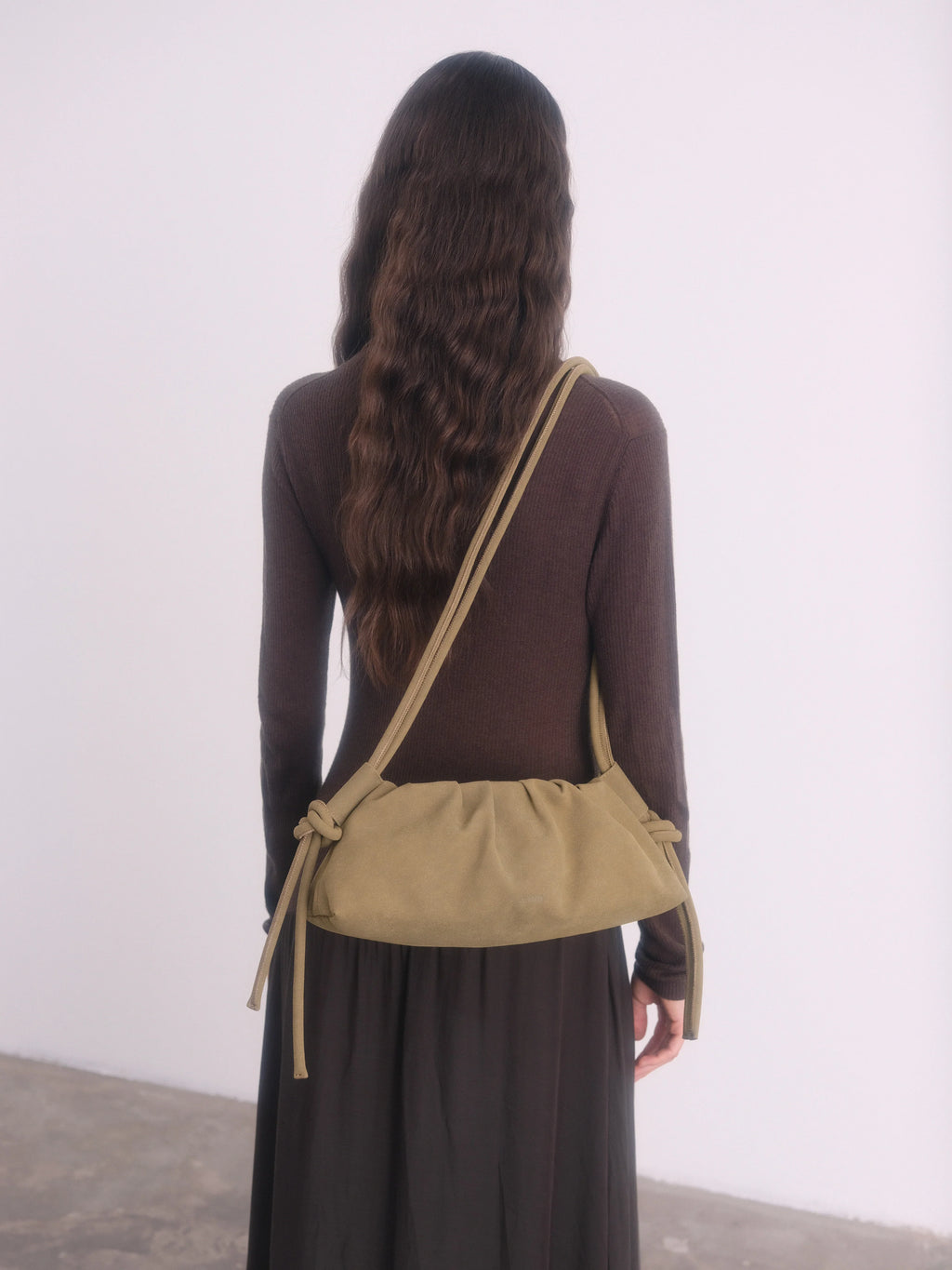ÖLEND Dumpling Bag Suede - khaki