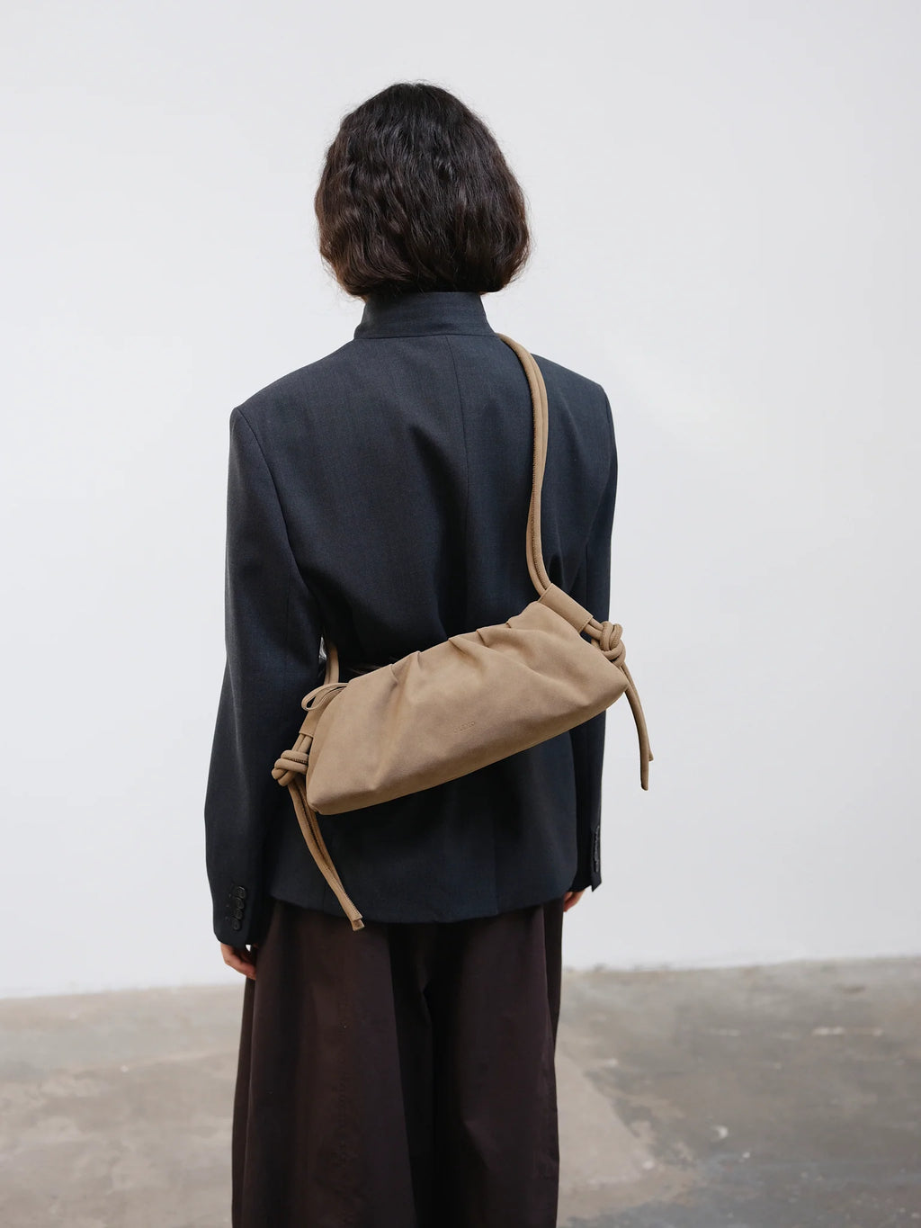 ÖLEND Dumpling Bag Suede - stone