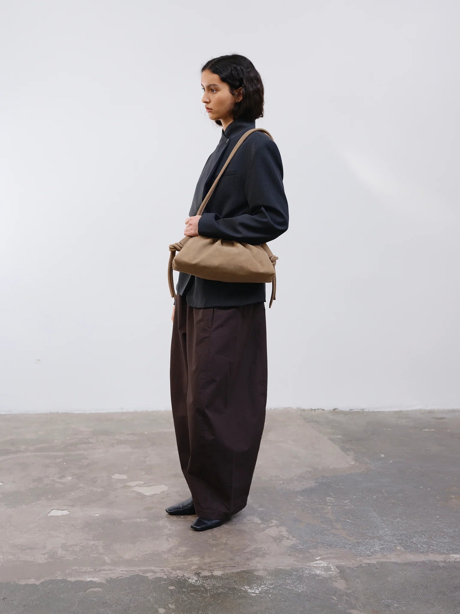 ÖLEND Dumpling Bag Suede - stone