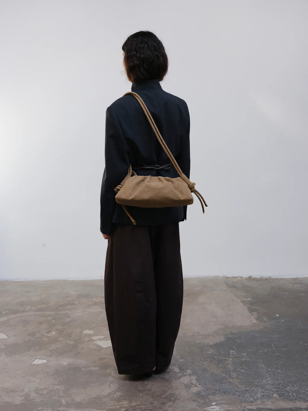 ÖLEND Dumpling Bag Suede - stone