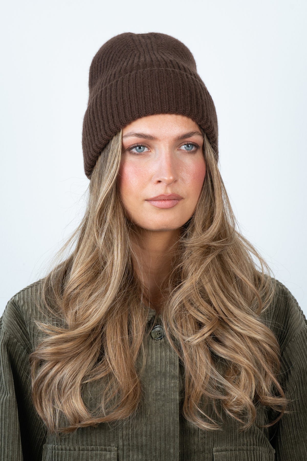 SUI AVA Cashmere Beanie - brown