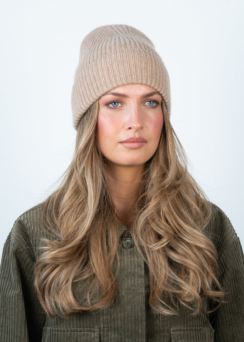 SUI AVA Cashmere Beanie - camel
