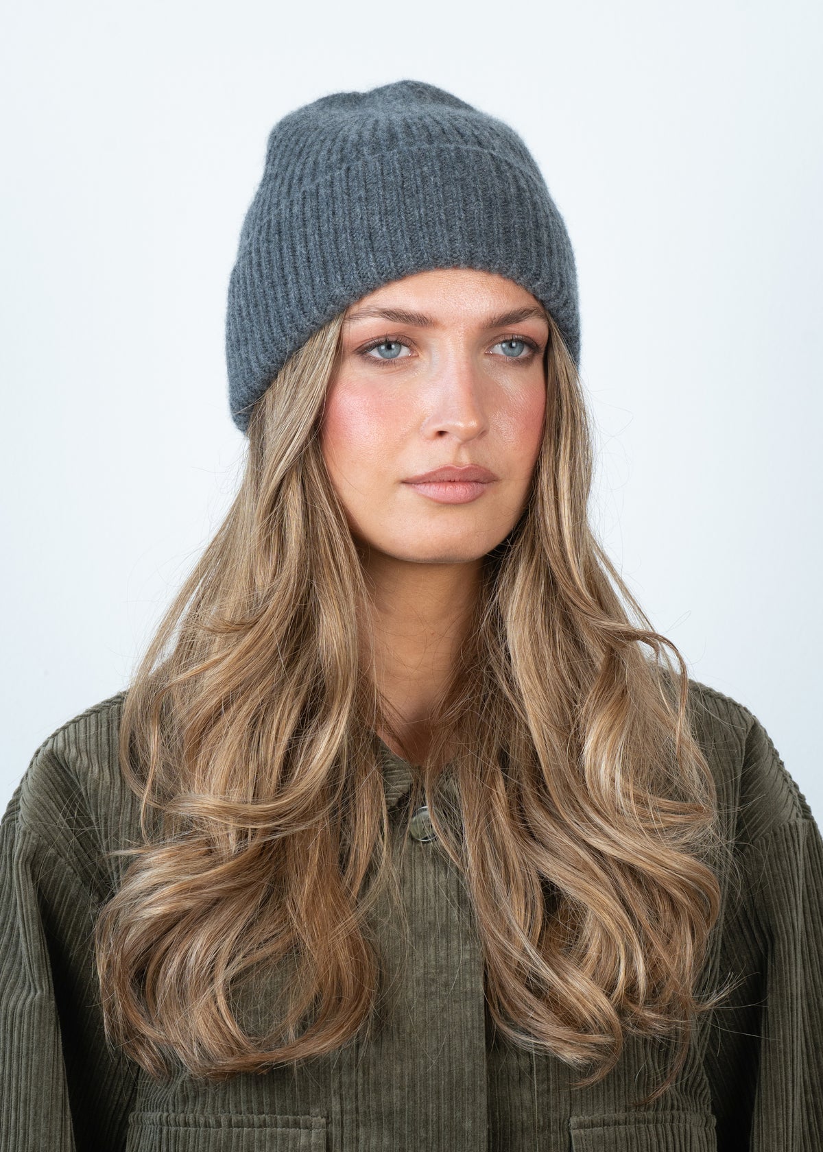 SUI AVA Cashmere Beanie - grey