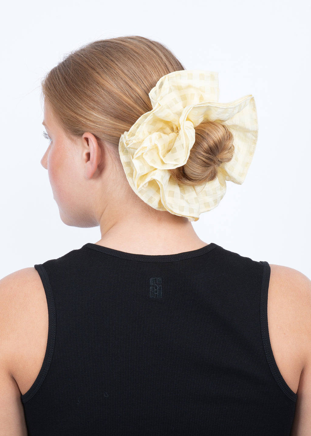 SUI AVA Joy Scrunchie - pastel yellow
