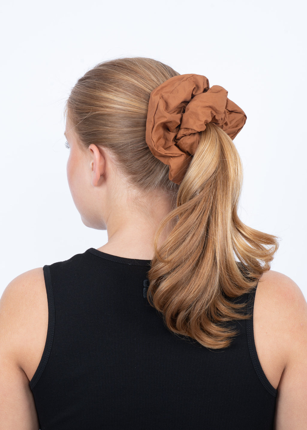 SUI AVA Ice Cream Scrunchie - salted caramel