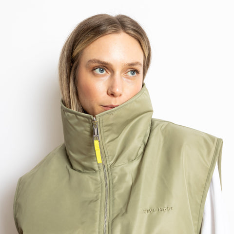 VIVI MARI Reversible Bomber Vest - pale olive/sand