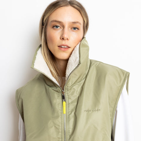 VIVI MARI Reversible Bomber Vest - pale olive/sand