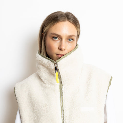 VIVI MARI Reversible Bomber Vest - pale olive/sand