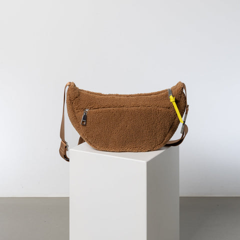 VIVI MARI Teddy Hip Bag medium - caramel