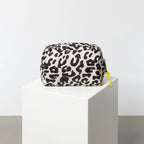VIVI MARI Toiletry Bag small - leo splashes black/sand