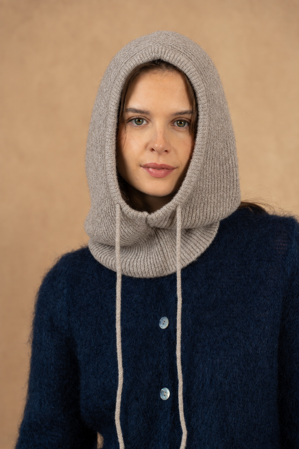 NAÏS PARIS Balaclava mit Kordelzug - taupe