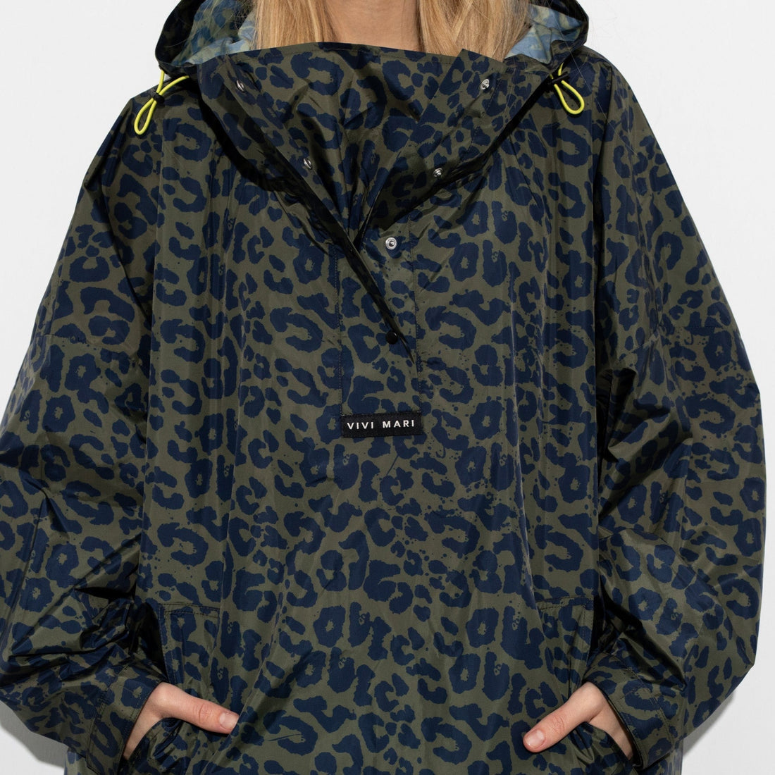 VIVI MARI RAINCOAT LEO SPLASHES NAVY/OLIVE