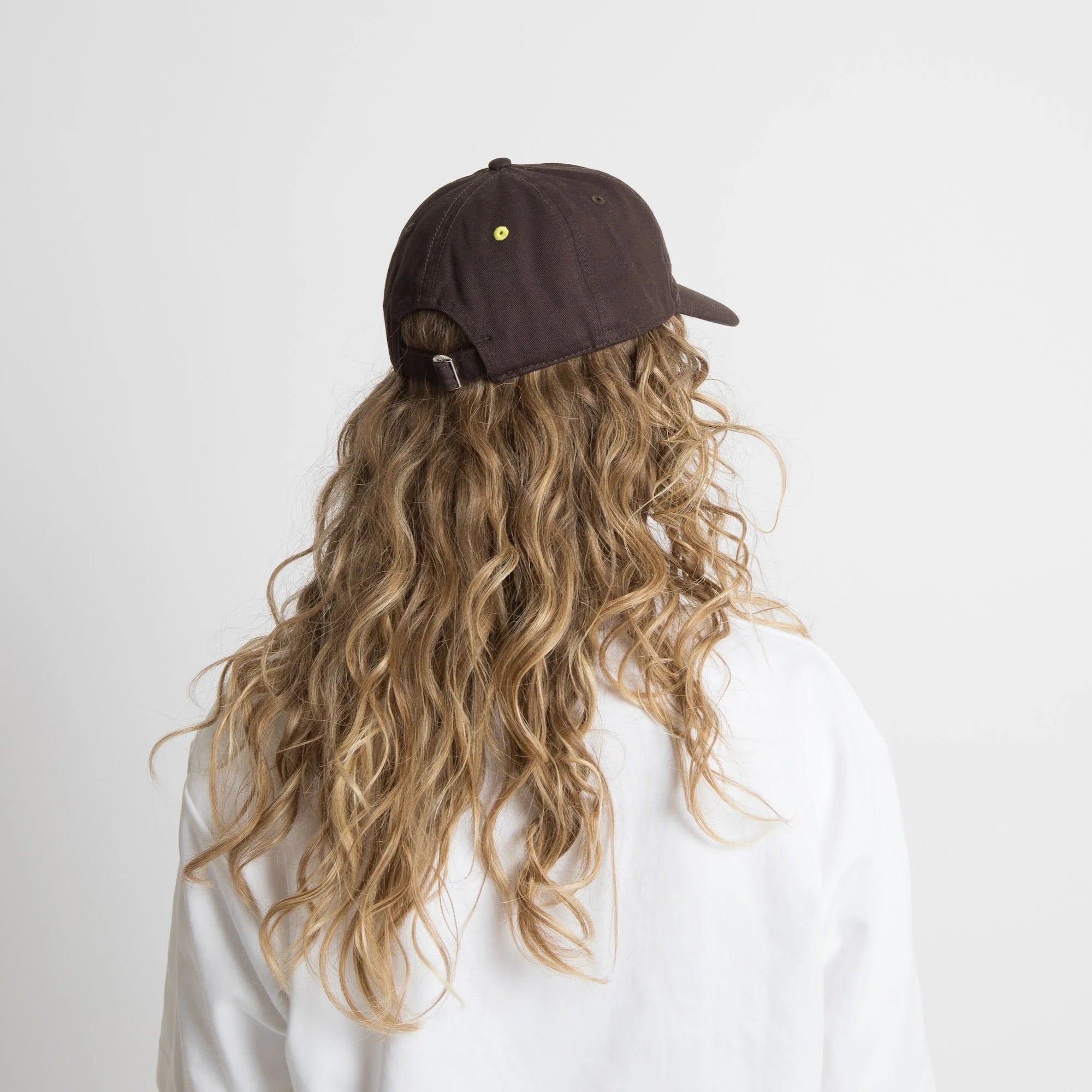 VIVI MARI Cap solid chocolate