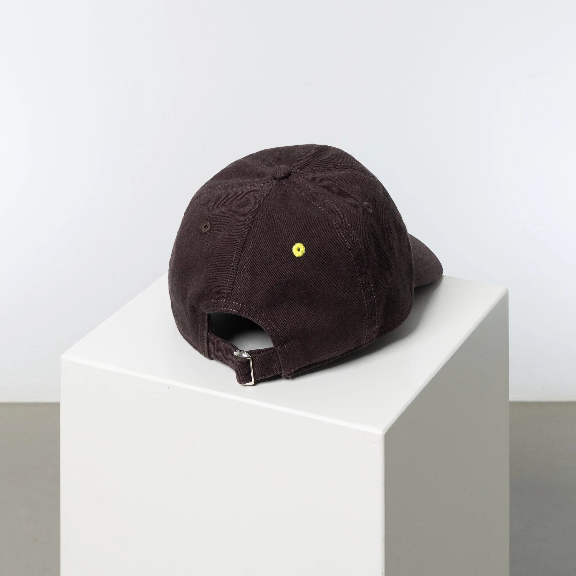VIVI MARI Cap solid chocolate