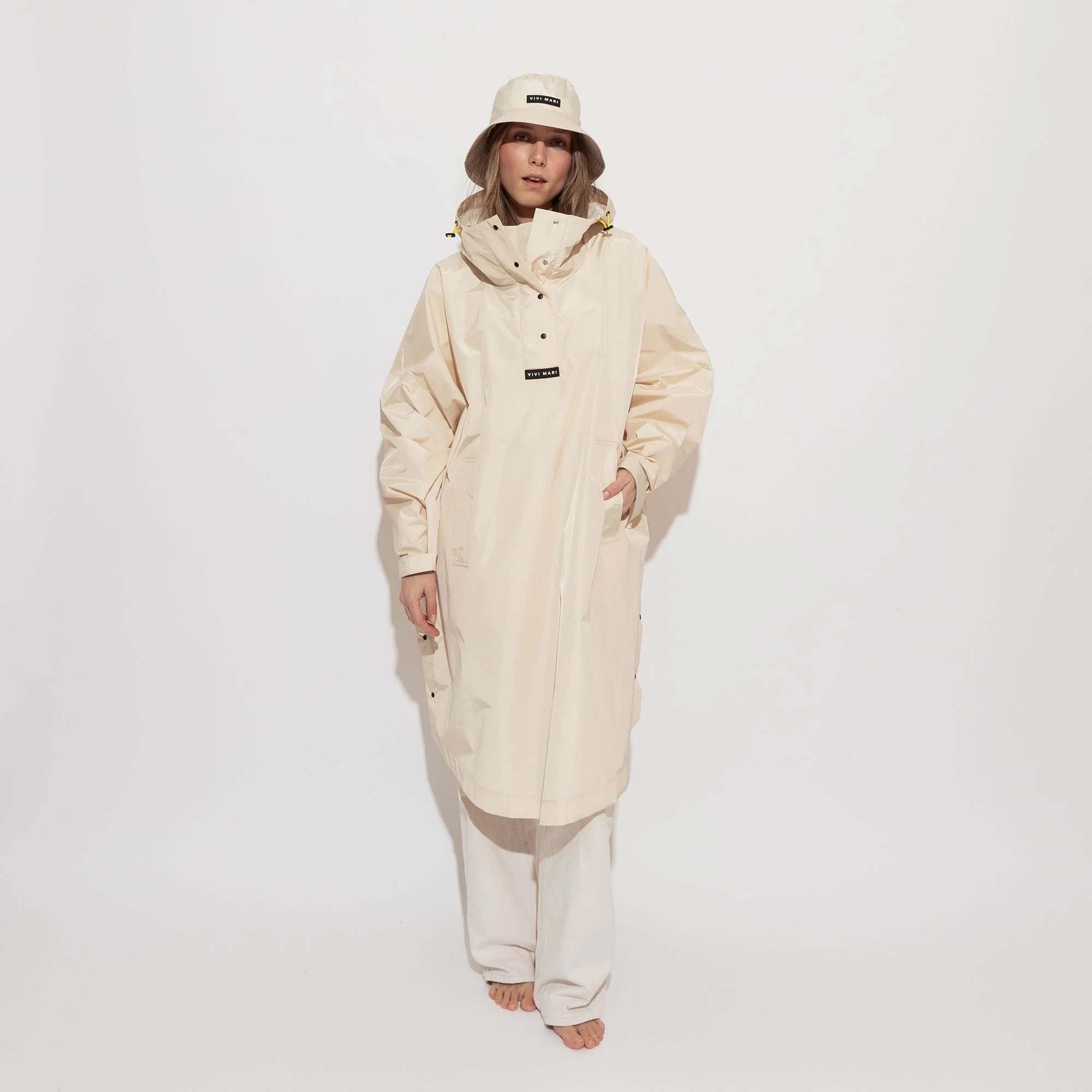 VIVI MARI Raincoat Solid sand
