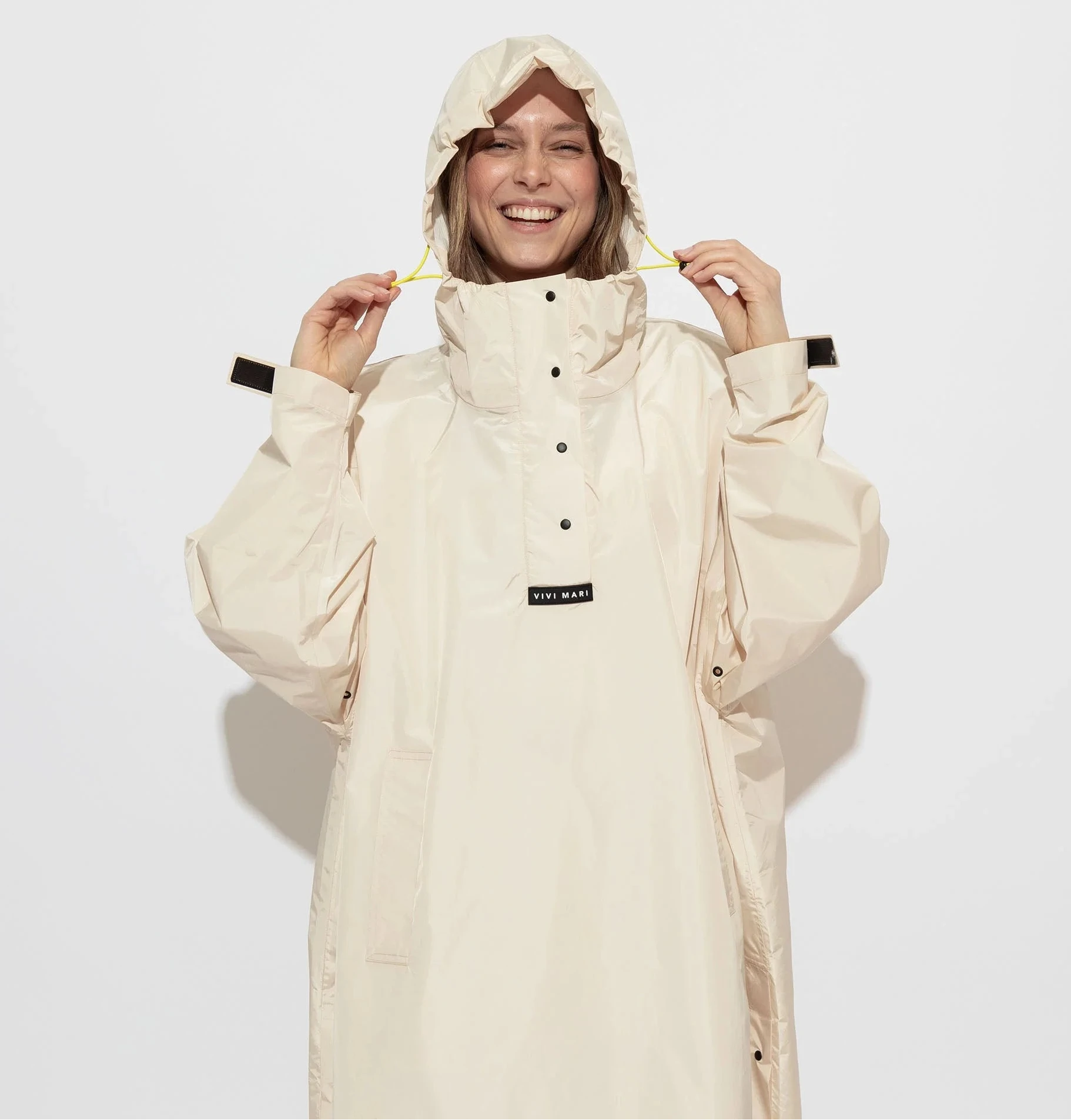 VIVI MARI Raincoat Solid sand